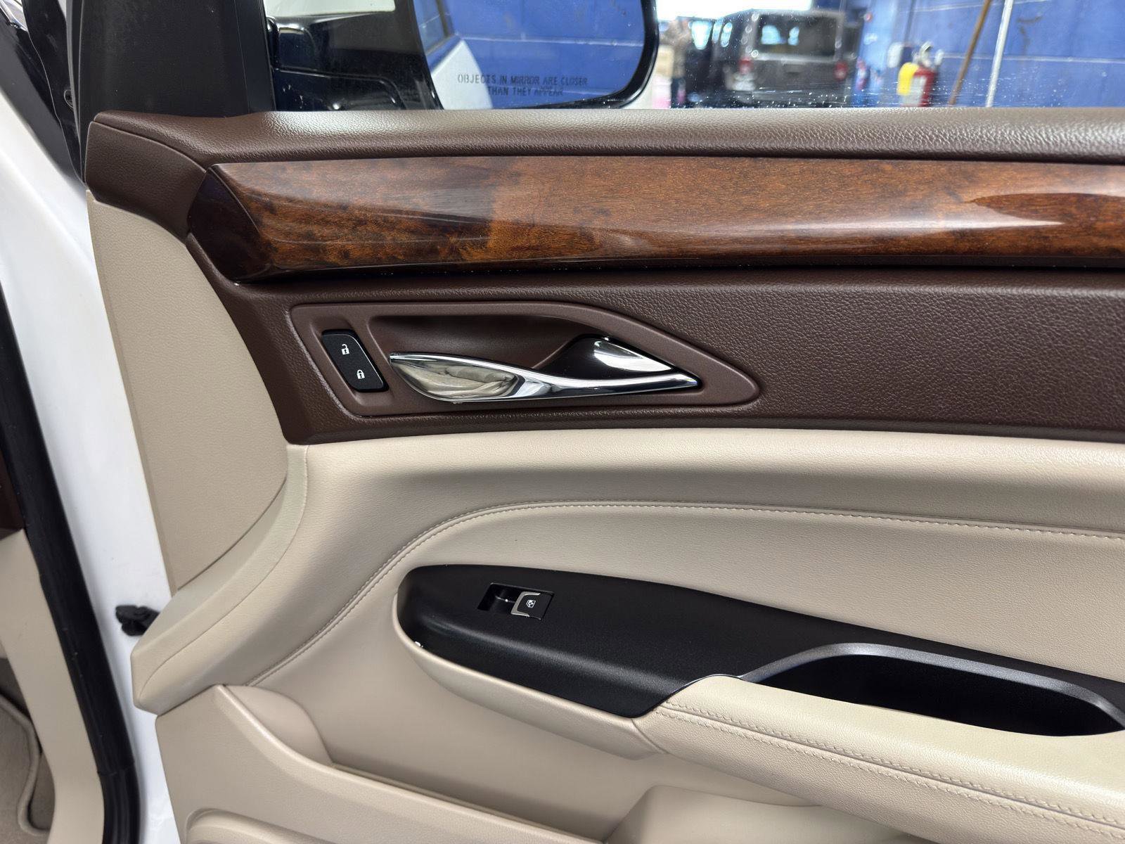 Used 2016 Cadillac SRX Luxury image 40