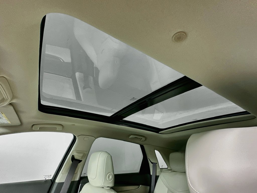 New 2026 Cadillac XT5 Premium Luxury w/ LPO, Floor Liner Package AWD/4WD image 28