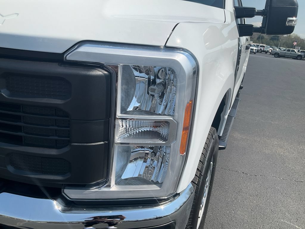 New 2026 Ford F250 XL w/ XL Driver Assist Package AWD/4WD image 9