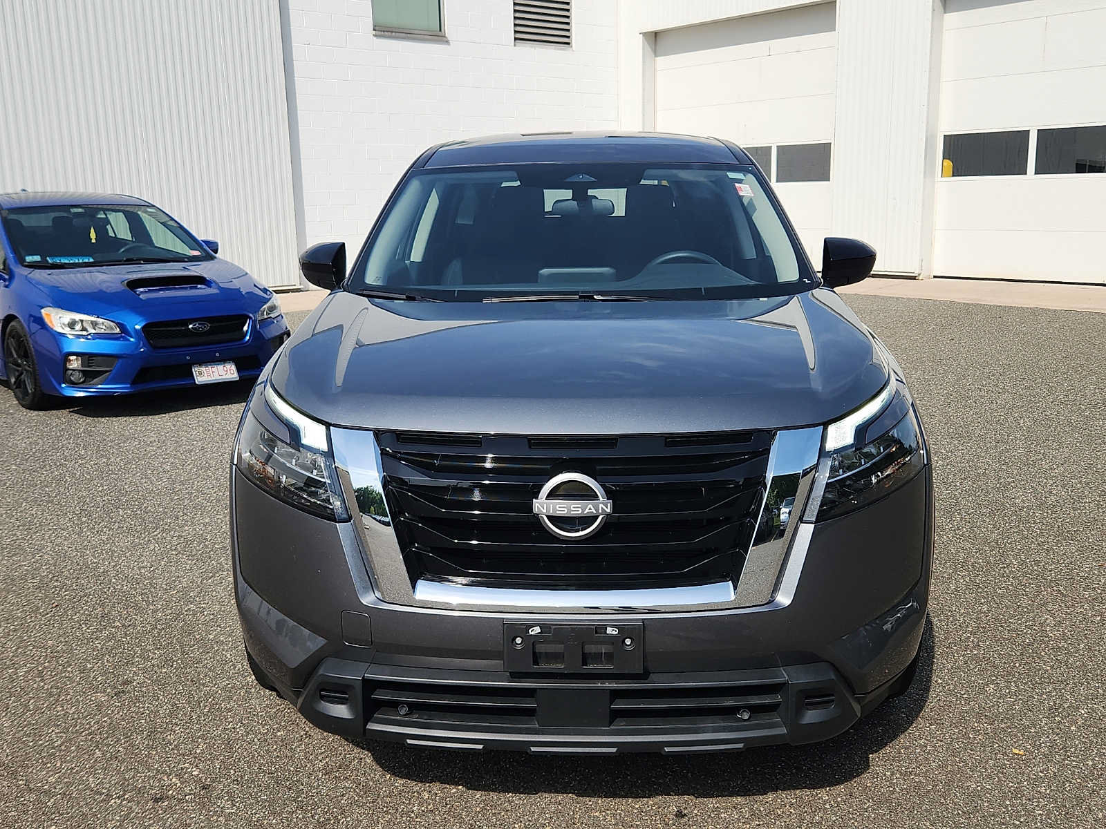Used 2024 Nissan Pathfinder S AWD/4WD image 2