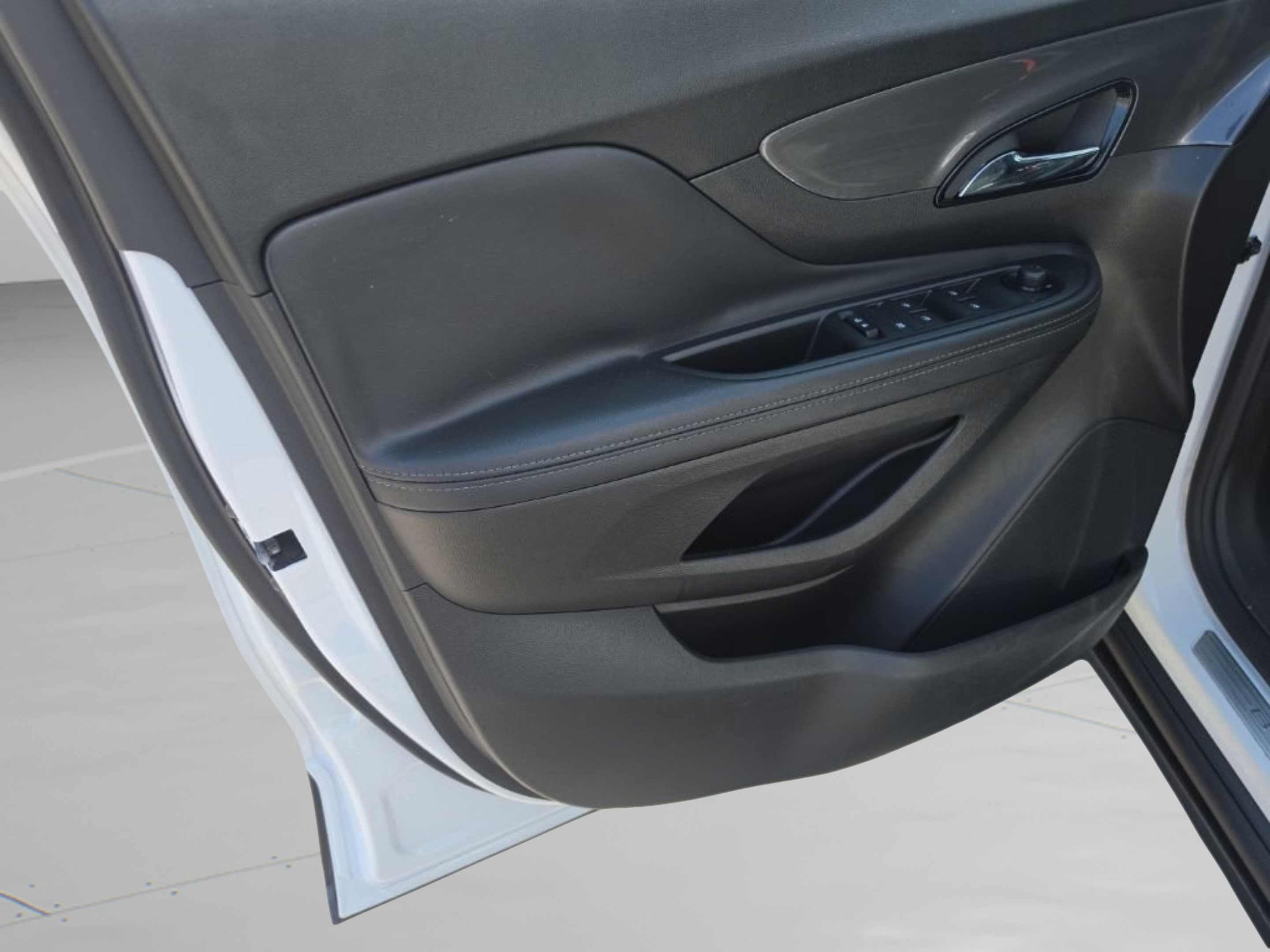 Used 2022 Buick Encore Preferred FWD image 13