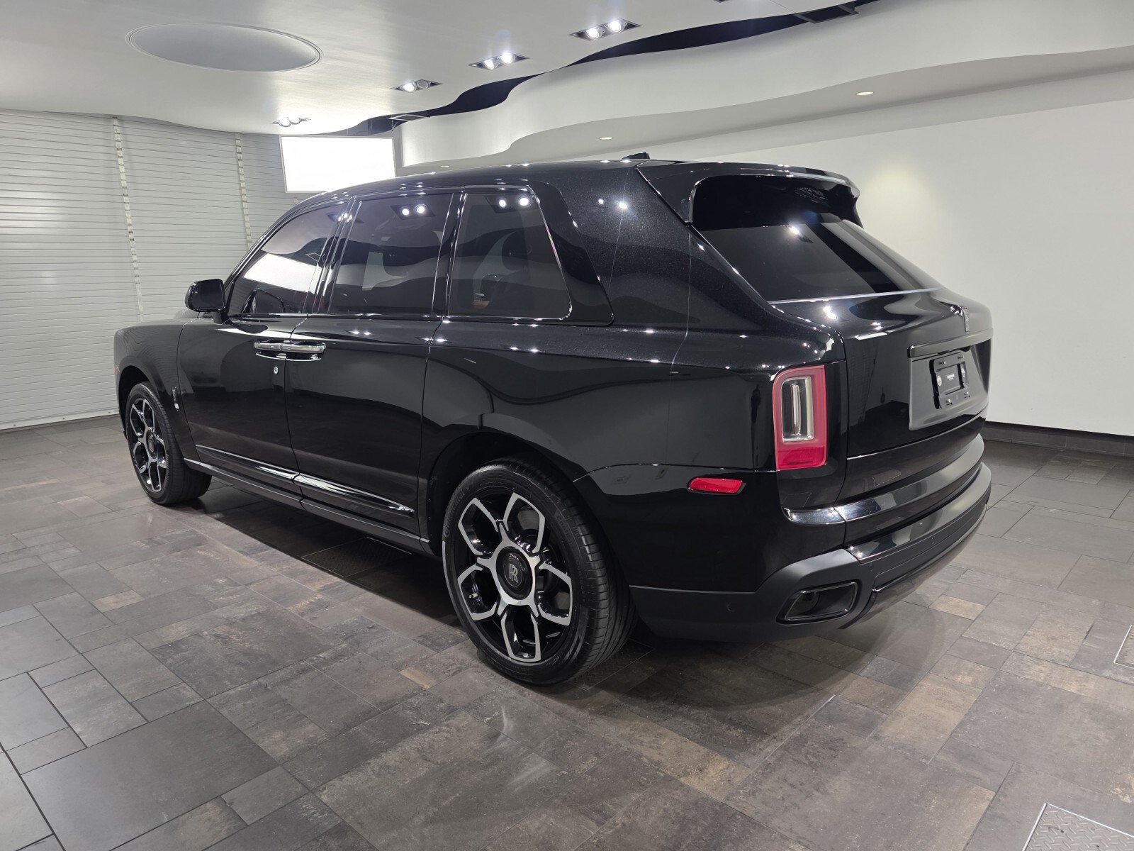 Used 2024 Rolls-Royce Cullinan Black Badge w/ Leather Finishing Pack AWD/4WD image 3