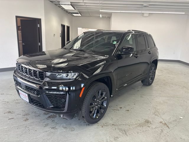 New 2026 Jeep Grand Cherokee Limited AWD/4WD image 3