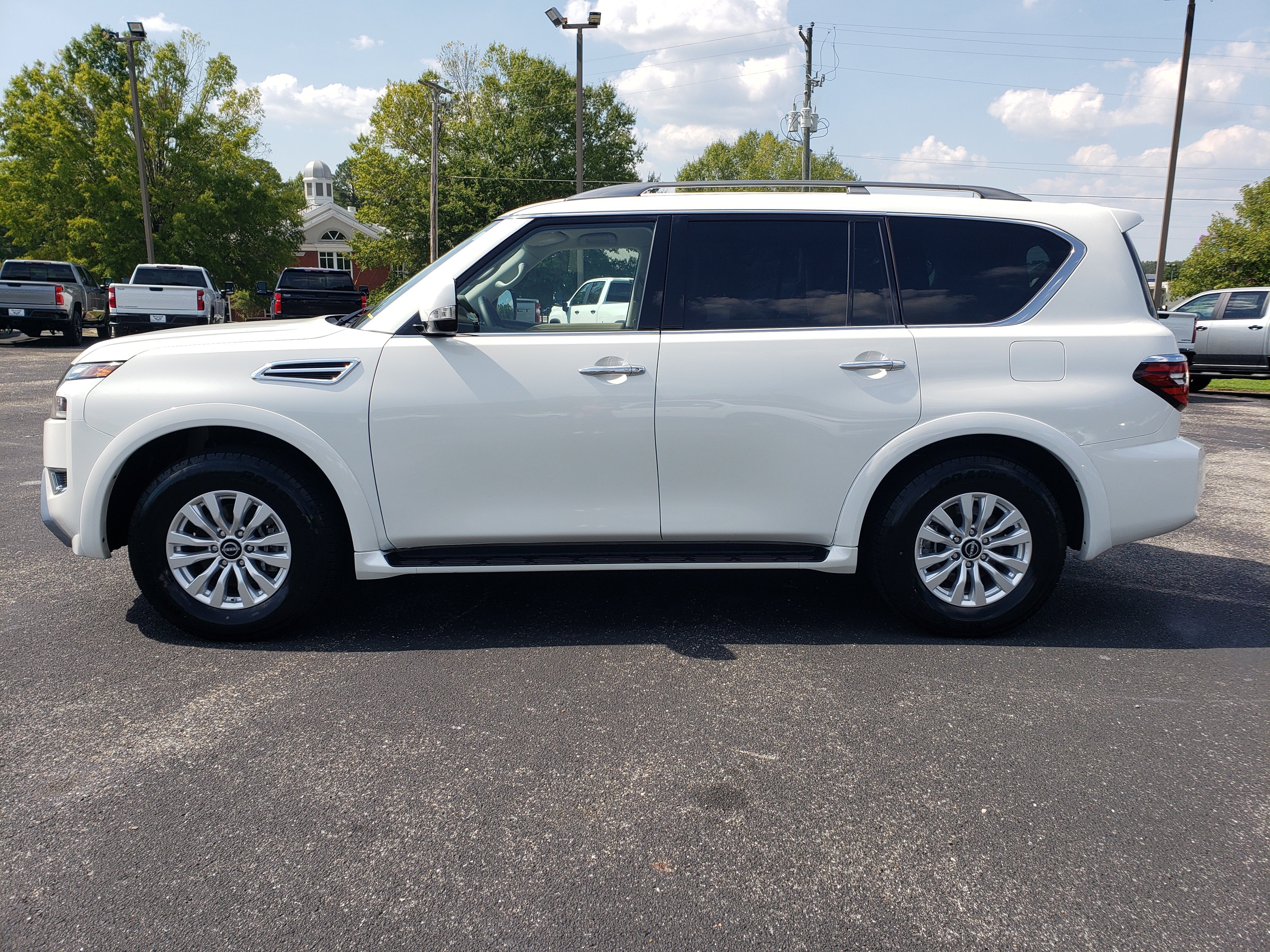 Used 2023 Nissan Armada SV w/ Cargo Package RWD image 6