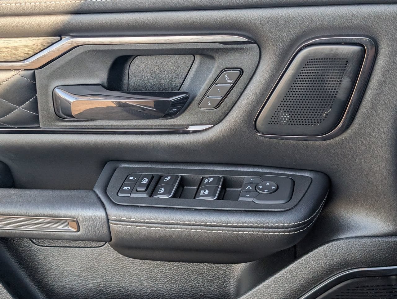 Used 2025 RAM 1500 Limited AWD/4WD image 24