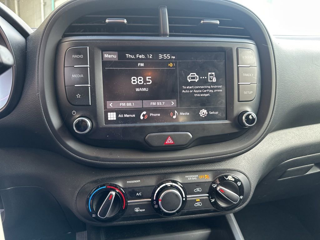 Used 2023 Kia Soul LX w/ LX Technology Package image 16