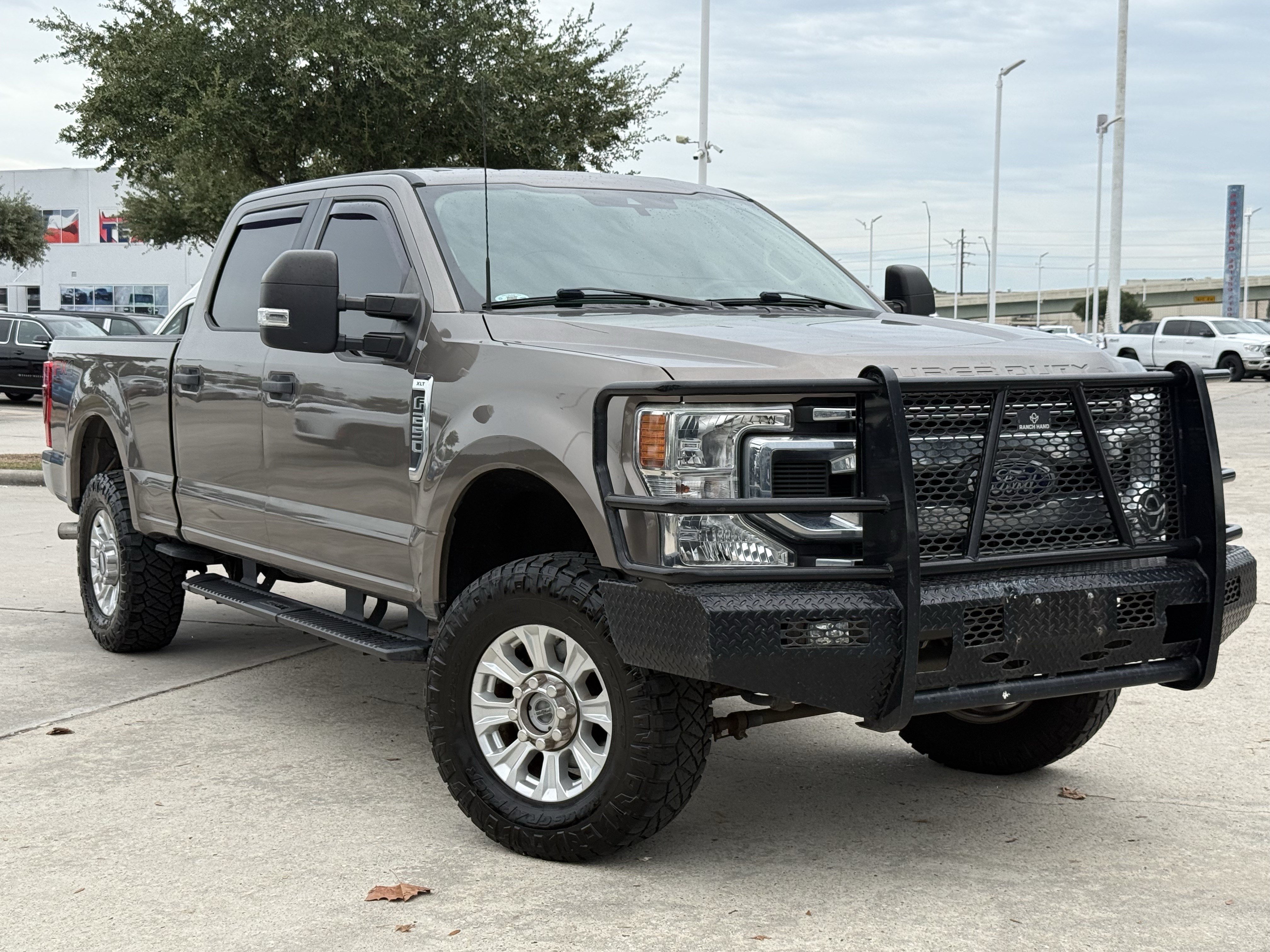 Used 2021 Ford F250 XLT w/ XLT Value Package AWD/4WD image 2