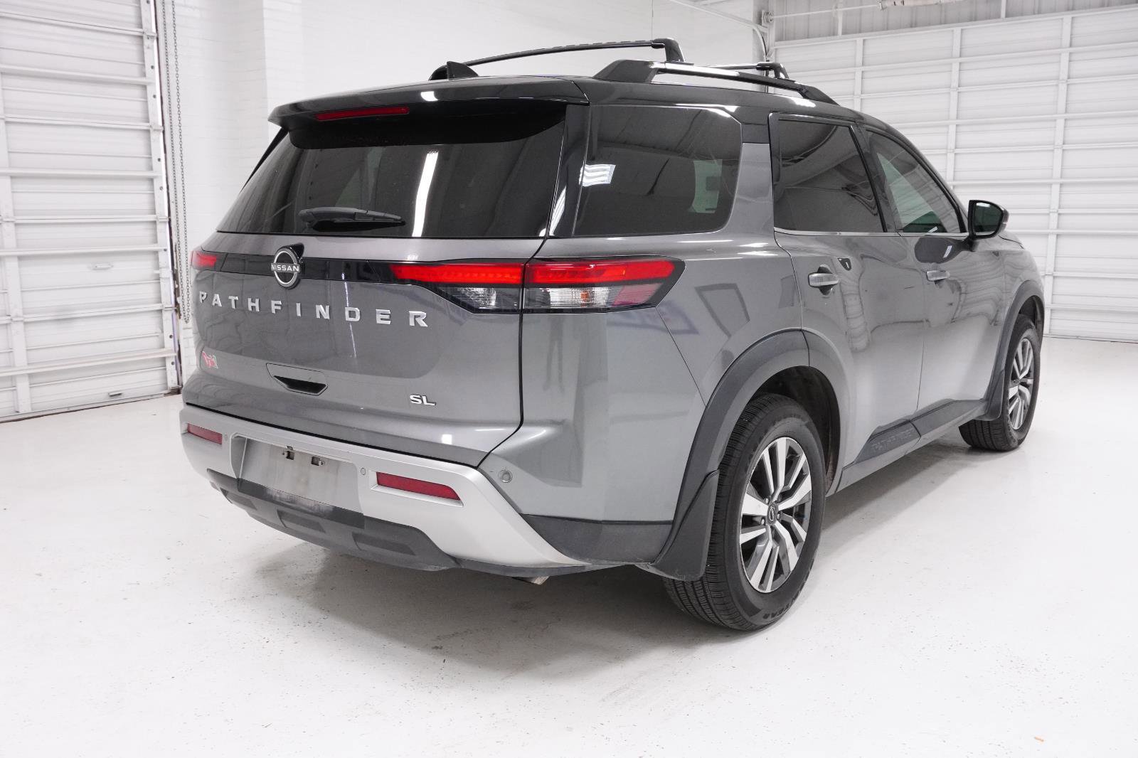 Used 2022 Nissan Pathfinder SL image 5