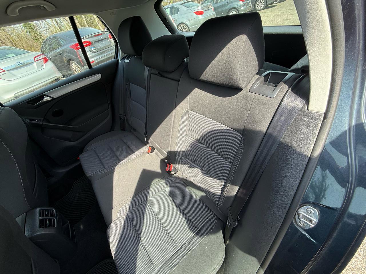 Used 2013 Volkswagen Golf 4-Door image 20