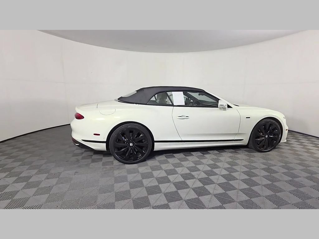 Used 2025 Bentley Continental GTC AWD/4WD image 37