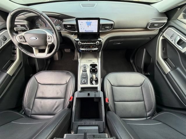Used 2021 Ford Explorer Limited w/ Equipment Group 301A AWD/4WD image 19