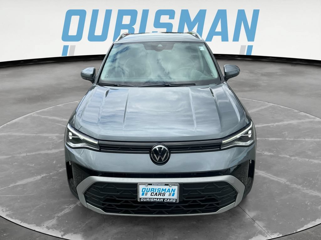 Used 2025 Volkswagen Taos SE FWD image 9