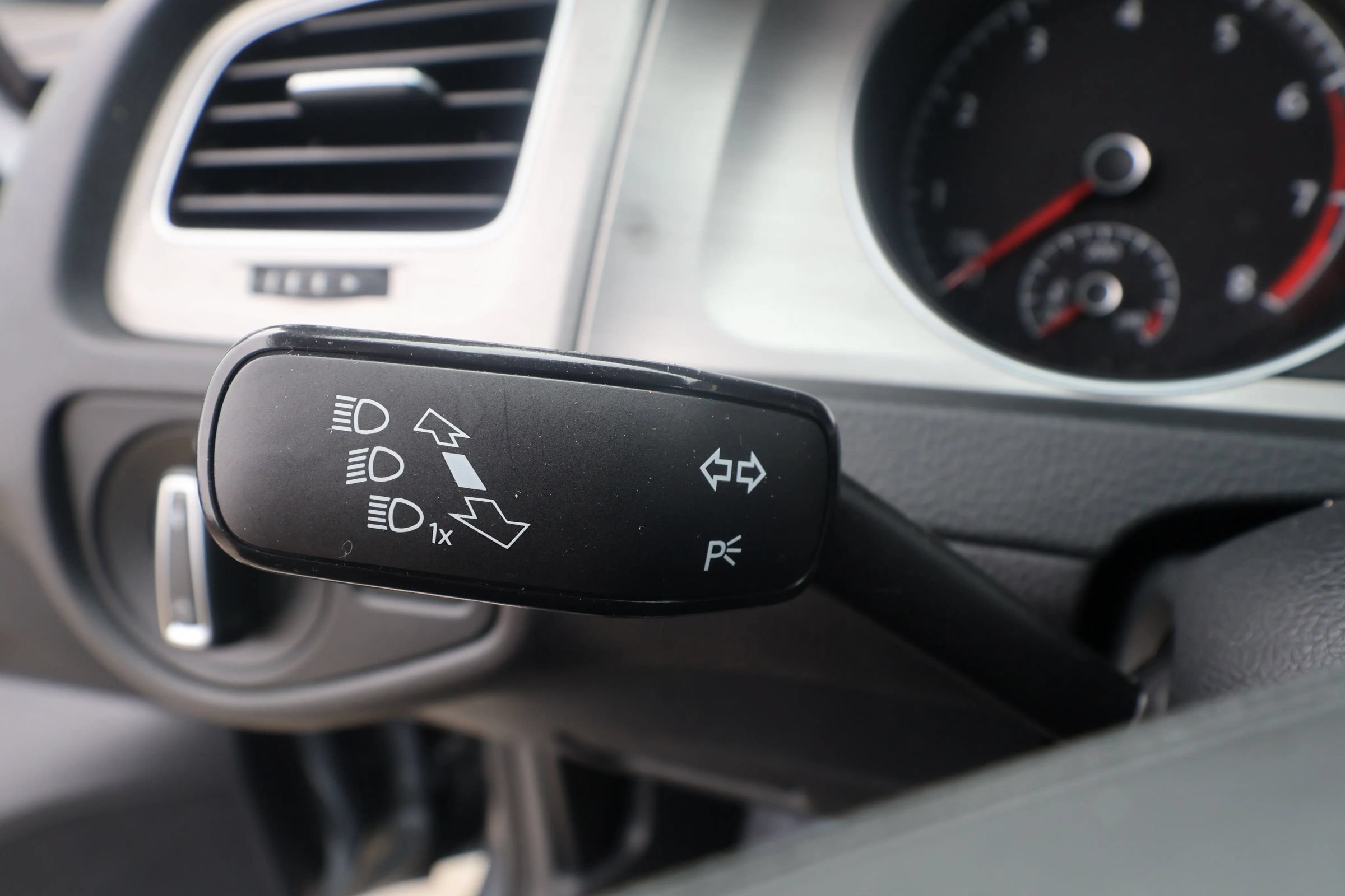 Used 2015 Volkswagen Golf Launch Edition FWD image 24