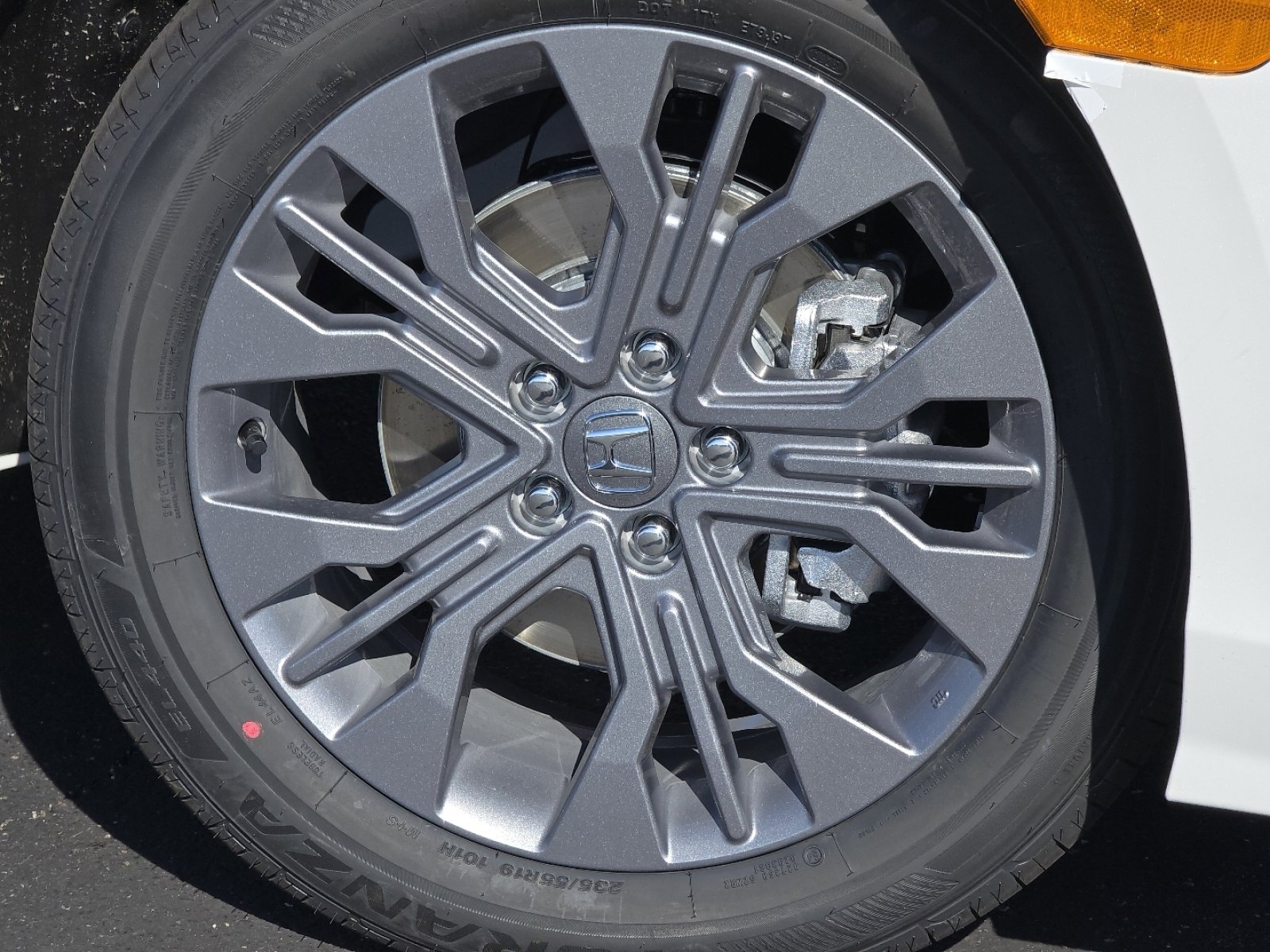 New 2026 Honda Odyssey Touring image 14
