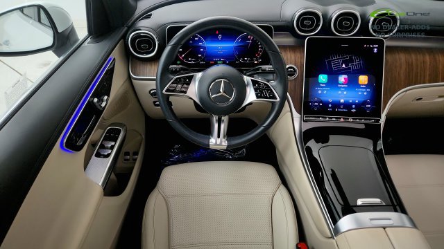 Used 2025 Mercedes-Benz GLC 350e 4MATIC image 57