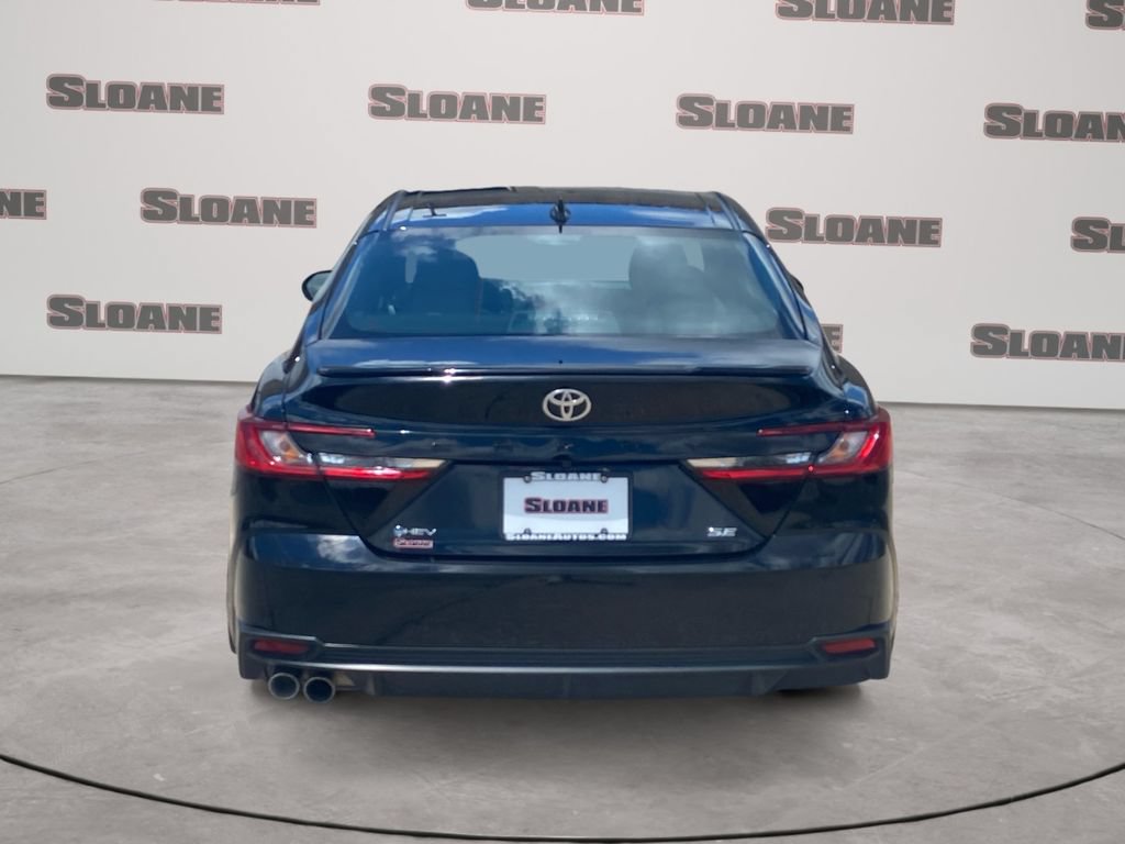 Used 2025 Toyota Camry SE w/ Convenience Package FWD image 4