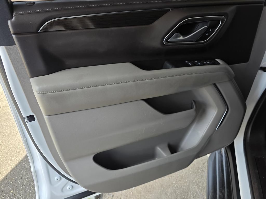 Used 2022 GMC Yukon SLE w/ Gmc Pro Safety Plus Package RWD image 29
