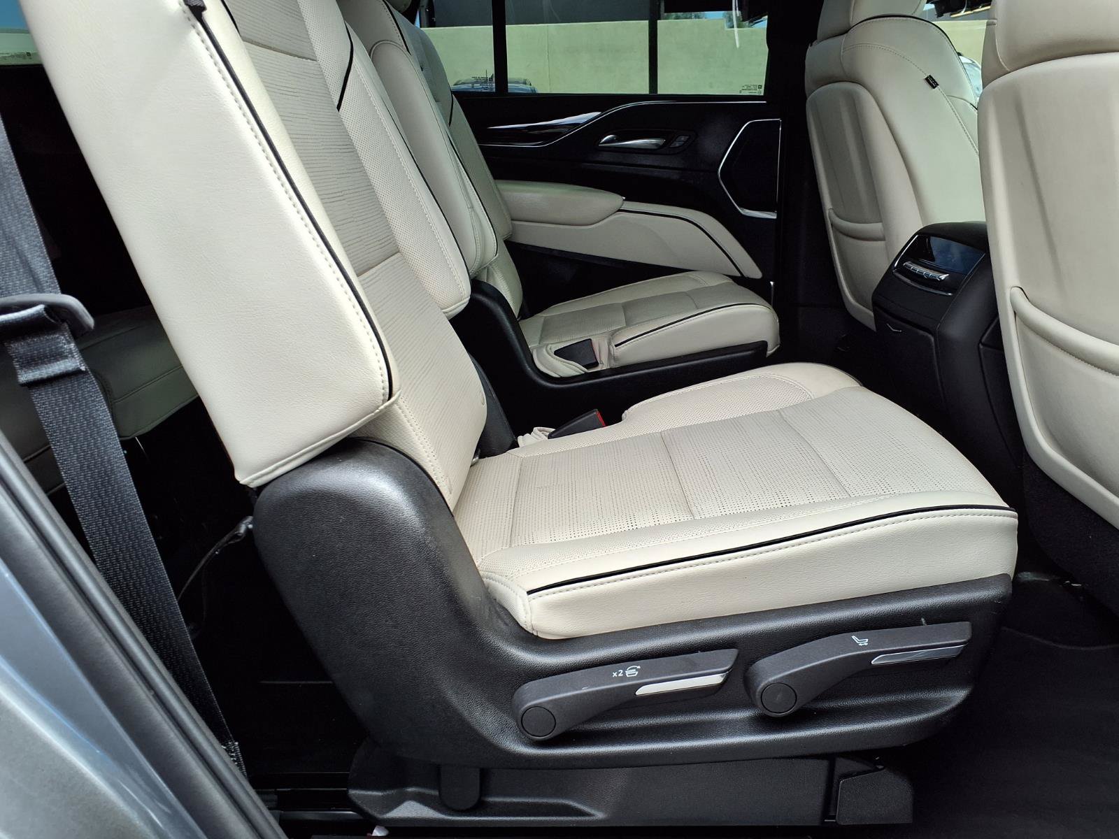 Used 2021 Cadillac Escalade Sport AWD/4WD image 14