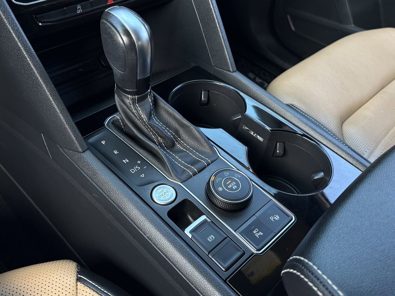 Used 2022 Volkswagen Atlas Cross Sport SEL Premium R-Line AWD/4WD image 19