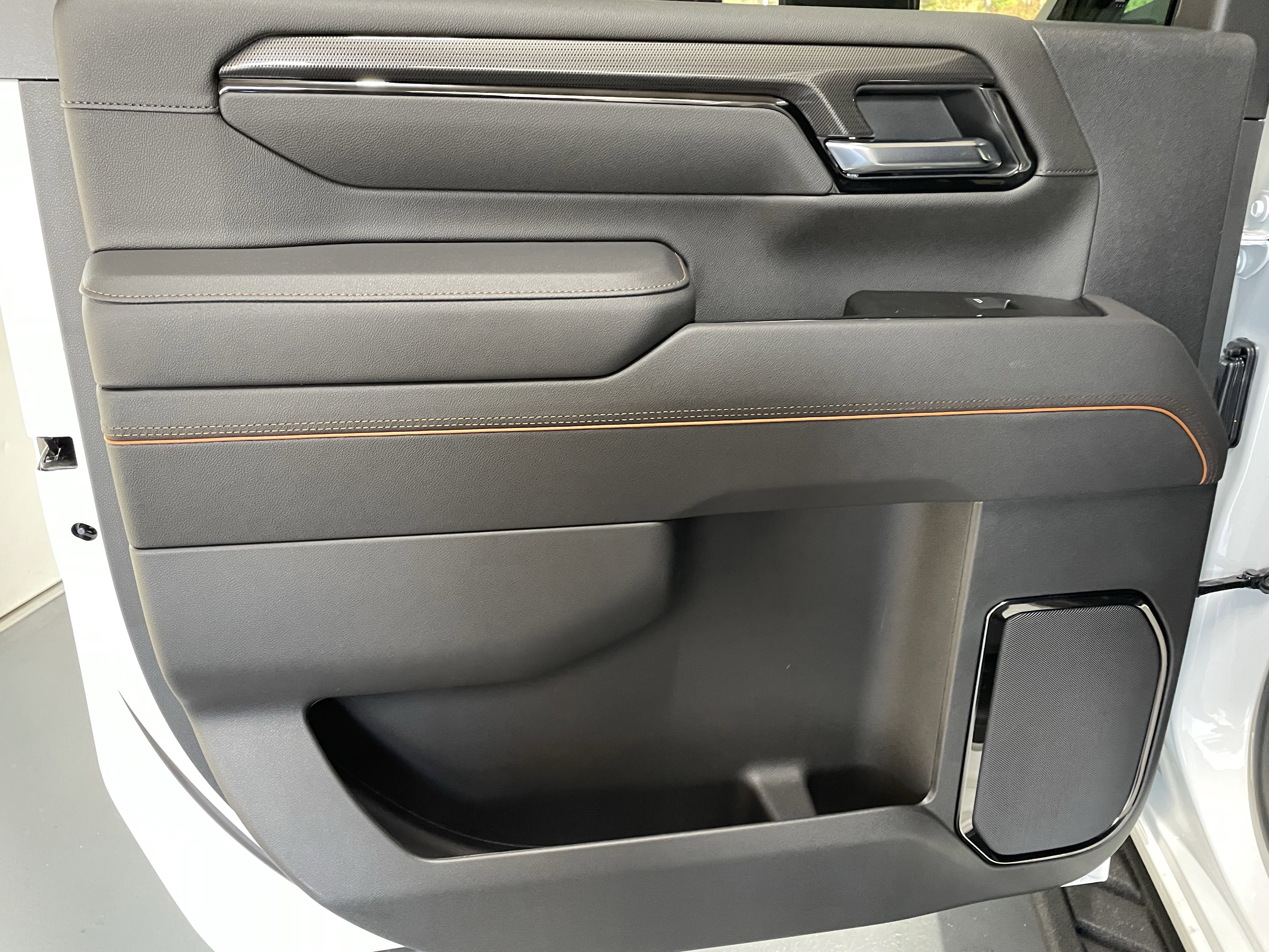 New 2026 GMC Sierra 2500 AT4 w/ AT4 Premium Plus Package image 7