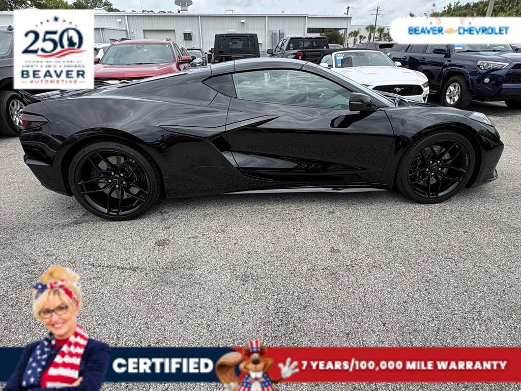 Used 2025 Chevrolet Corvette Z06 RWD image 8