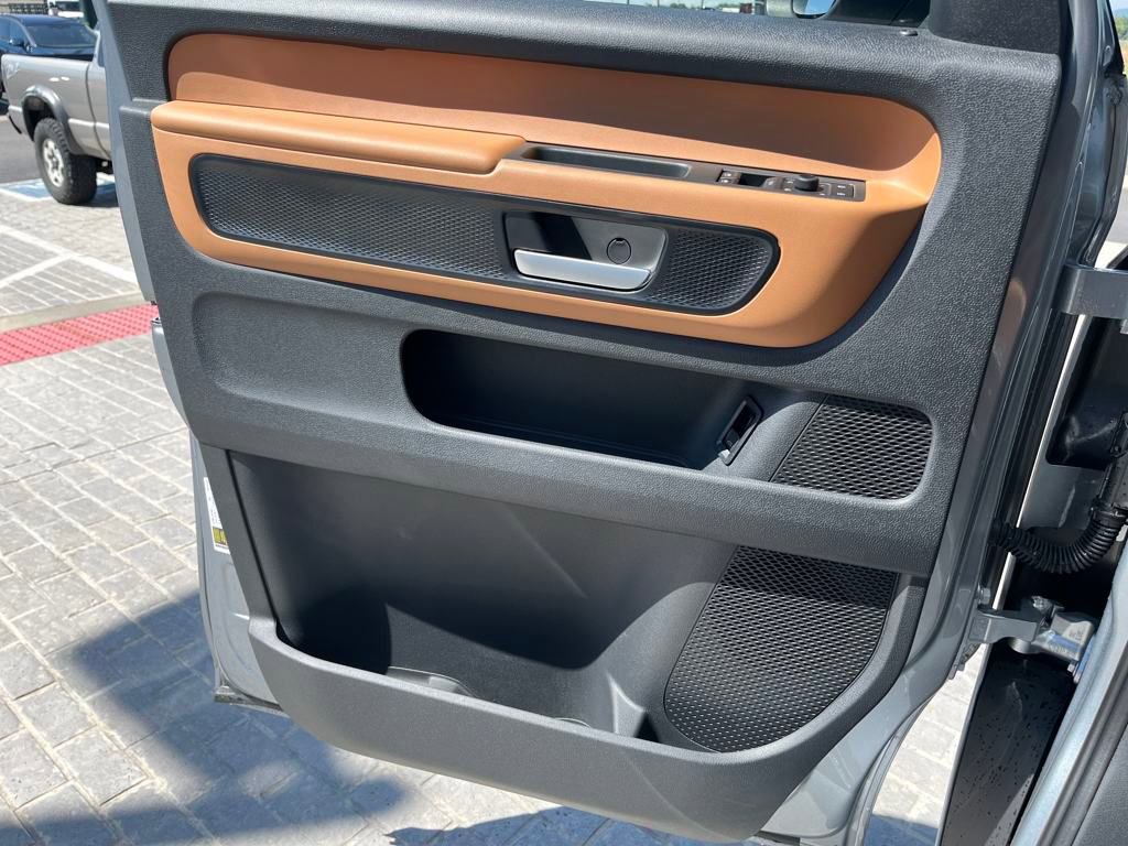 New 2025 Volkswagen ID. Buzz Pro S image 51