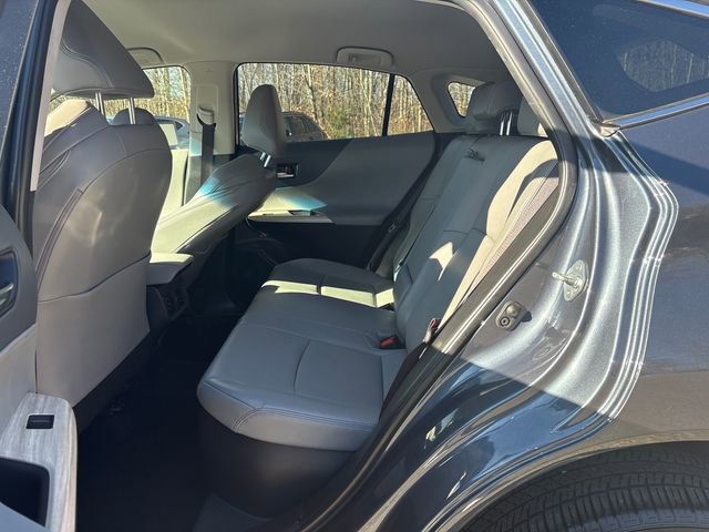 Used 2024 Toyota Venza XLE image 17