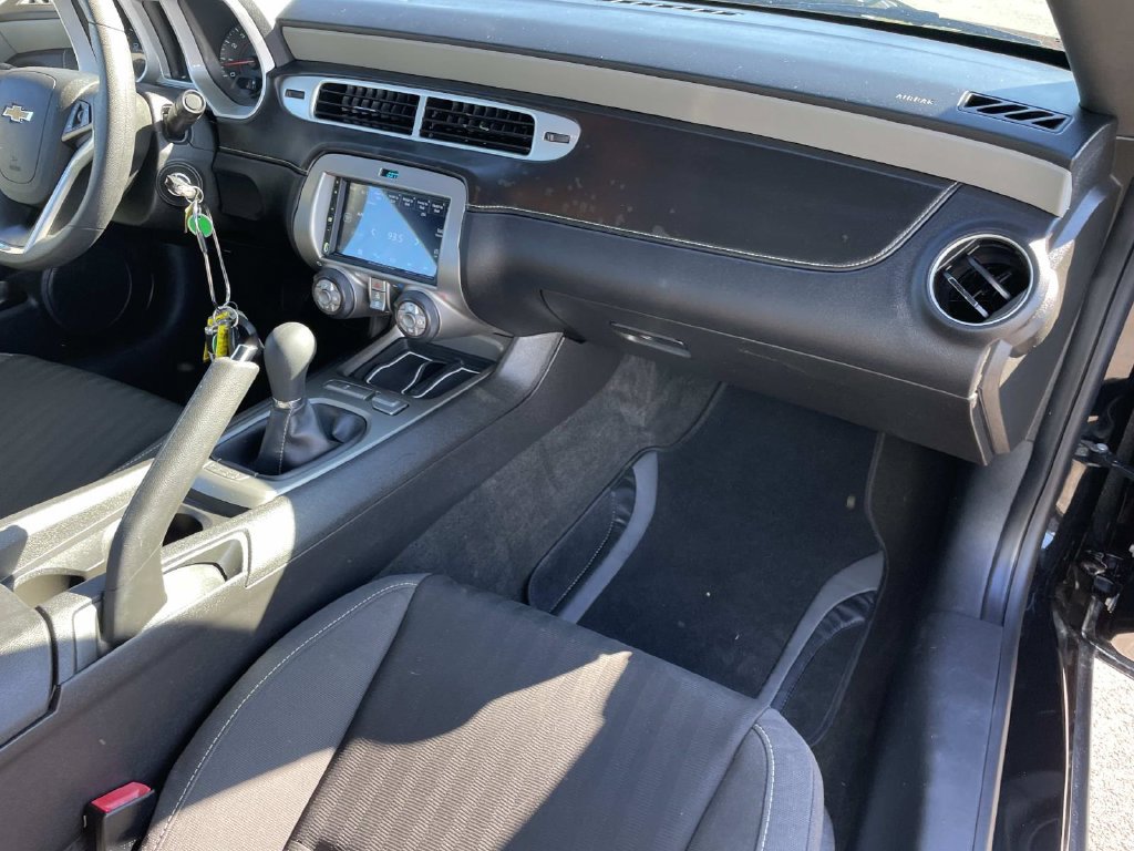 Used 2015 Chevrolet Camaro LS RWD image 26