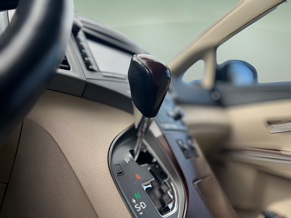 Used 2010 Toyota Venza AWD image 29