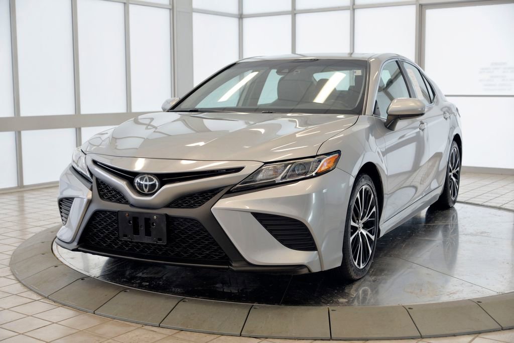 Used 2019 Toyota Camry SE image 4