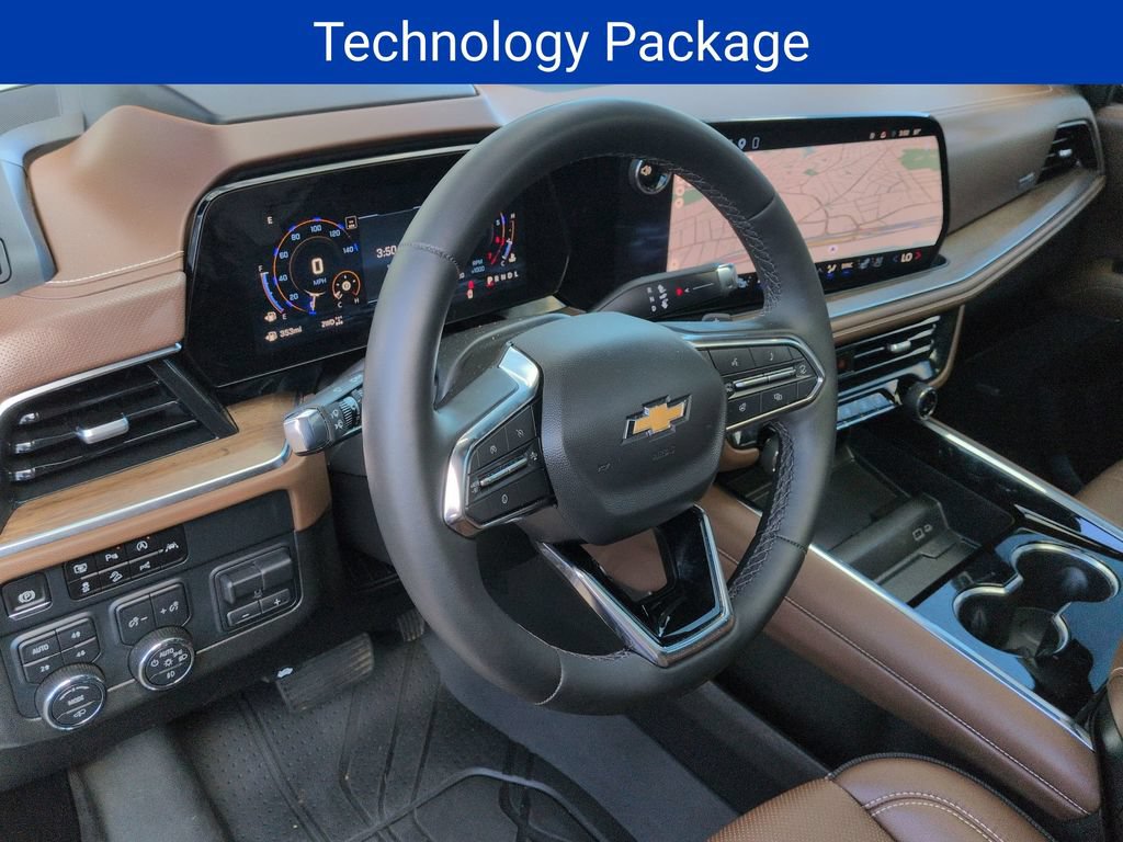 Certified 2025 Chevrolet Suburban High Country AWD/4WD image 10