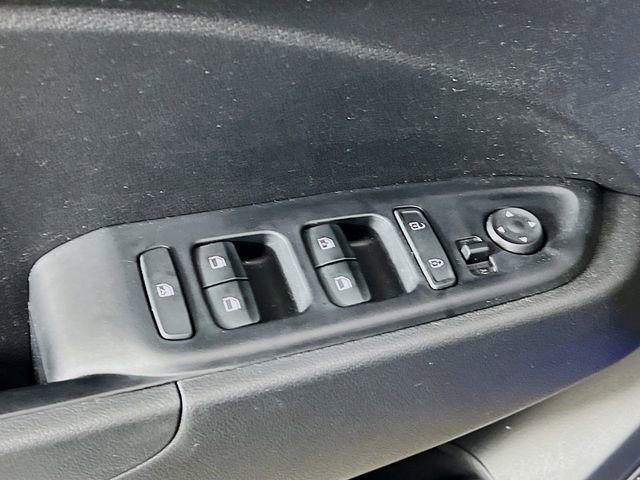 Used 2025 Hyundai Venue SEL FWD image 9