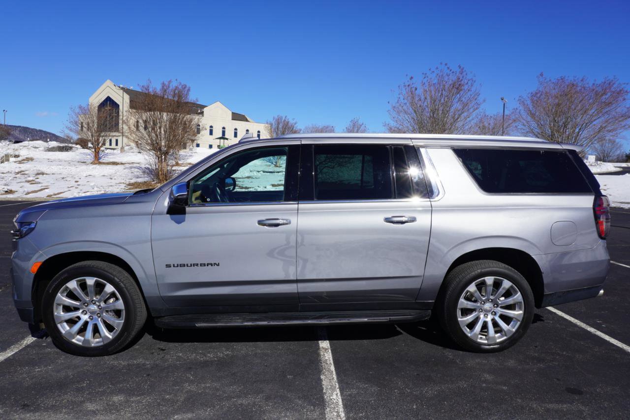Used 2023 Chevrolet Suburban Premier image 5