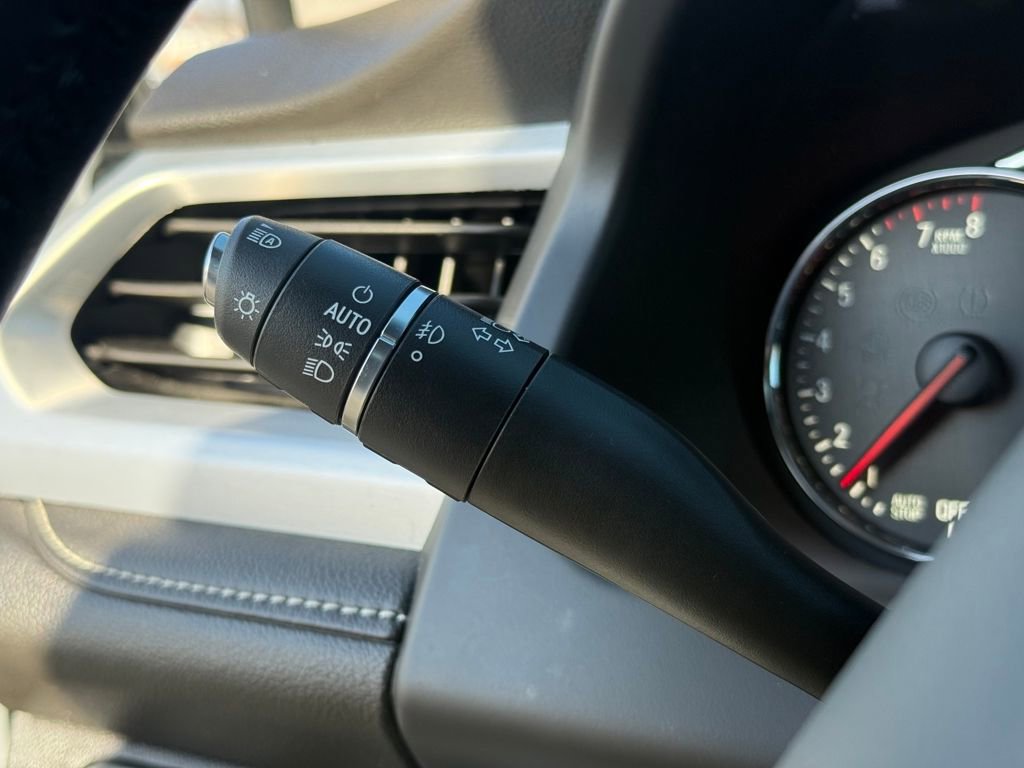 Used 2022 GMC Acadia SLT image 19