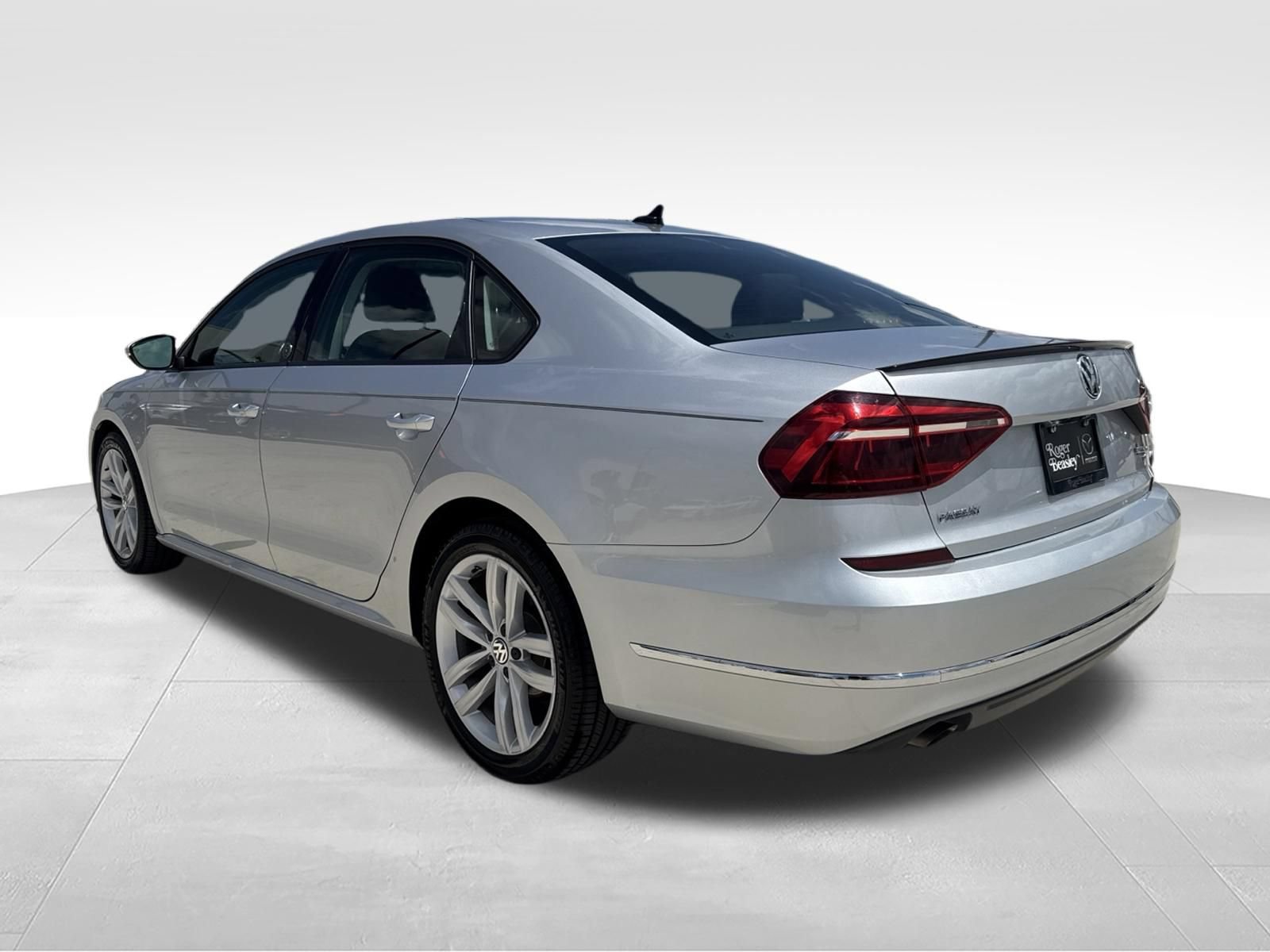 Used 2019 Volkswagen Passat 2.0T Wolfsburg FWD image 7
