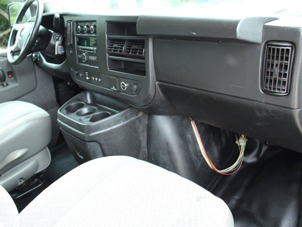 Used 2019 Chevrolet Express 3500 w/ Power Convenience Package RWD image 15