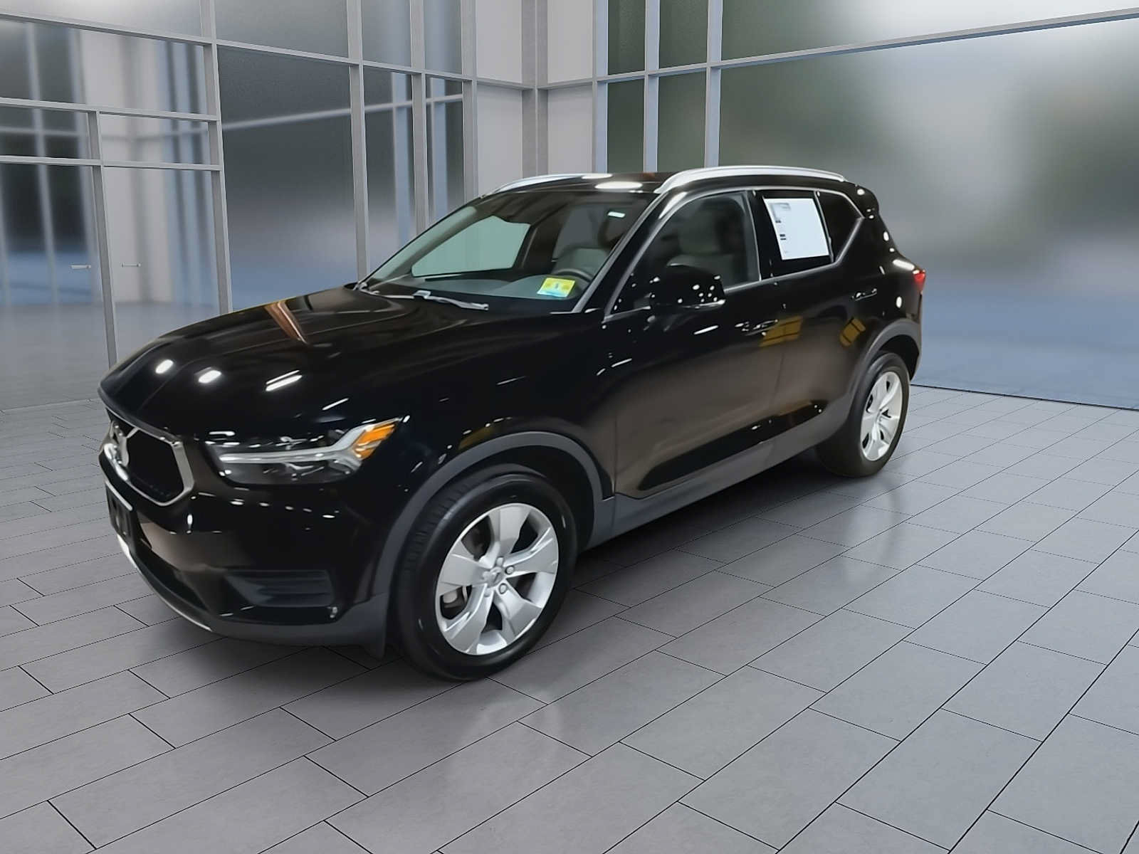 Used 2019 Volvo XC40 T4 Momentum FWD image 4