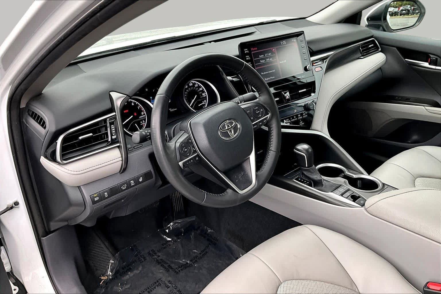 Used 2024 Toyota Camry XLE w/ Protection Package (Q2) (TMS) FWD image 17
