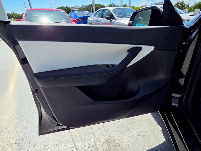 Used 2020 Tesla Model Y Long Range AWD/4WD image 30
