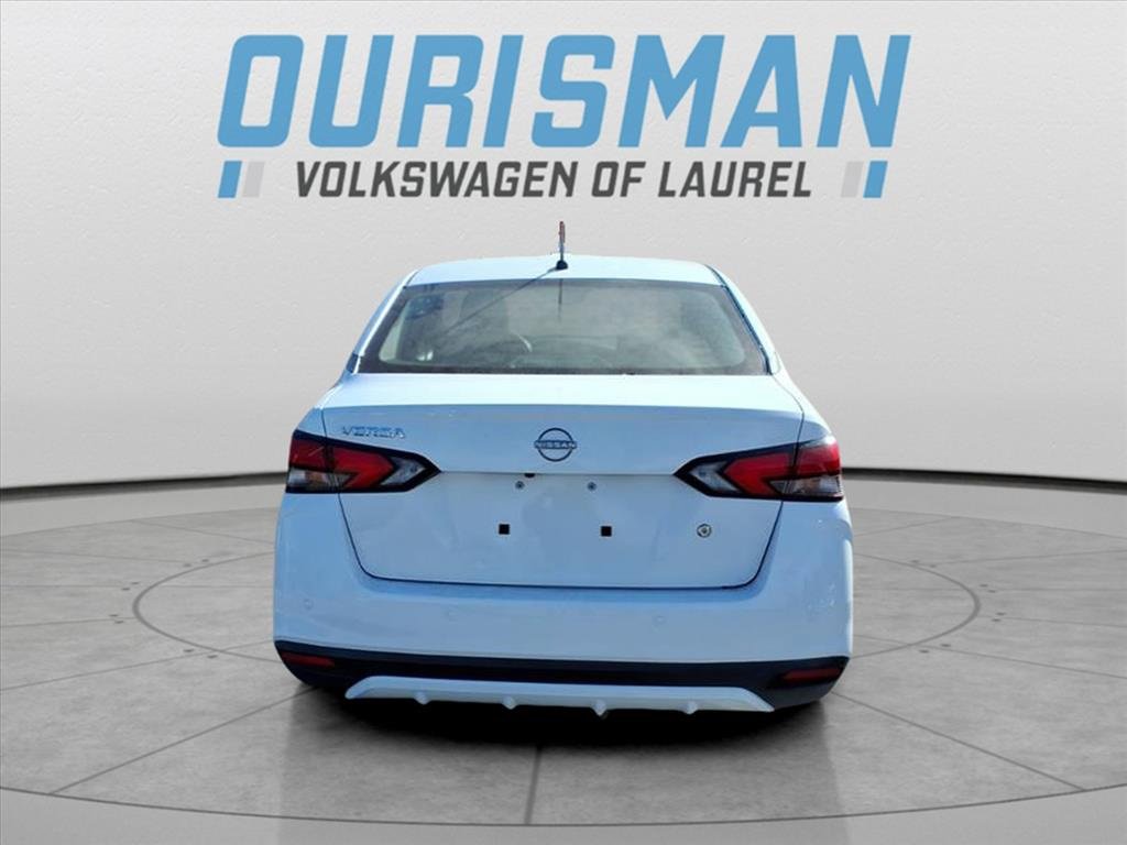 Used 2024 Nissan Versa S image 3