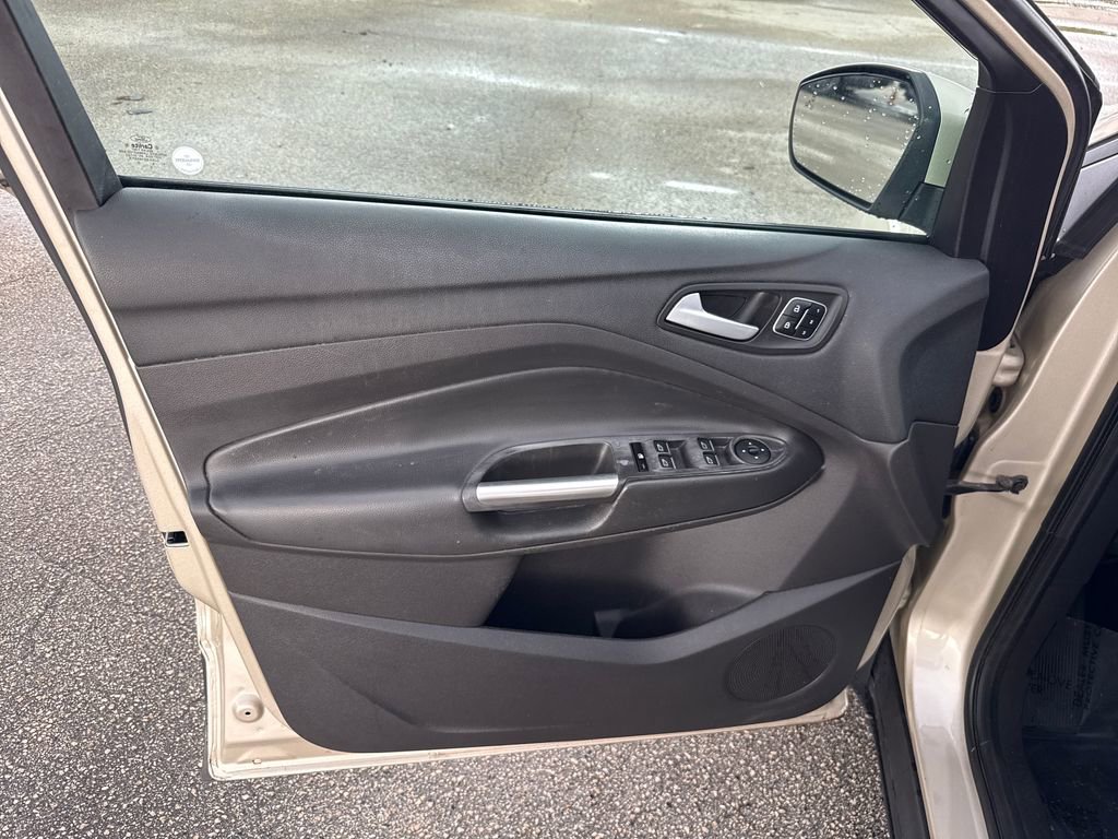 Used 2018 Ford Escape Titanium w/ Ford Safe & Smart Package AWD/4WD image 13