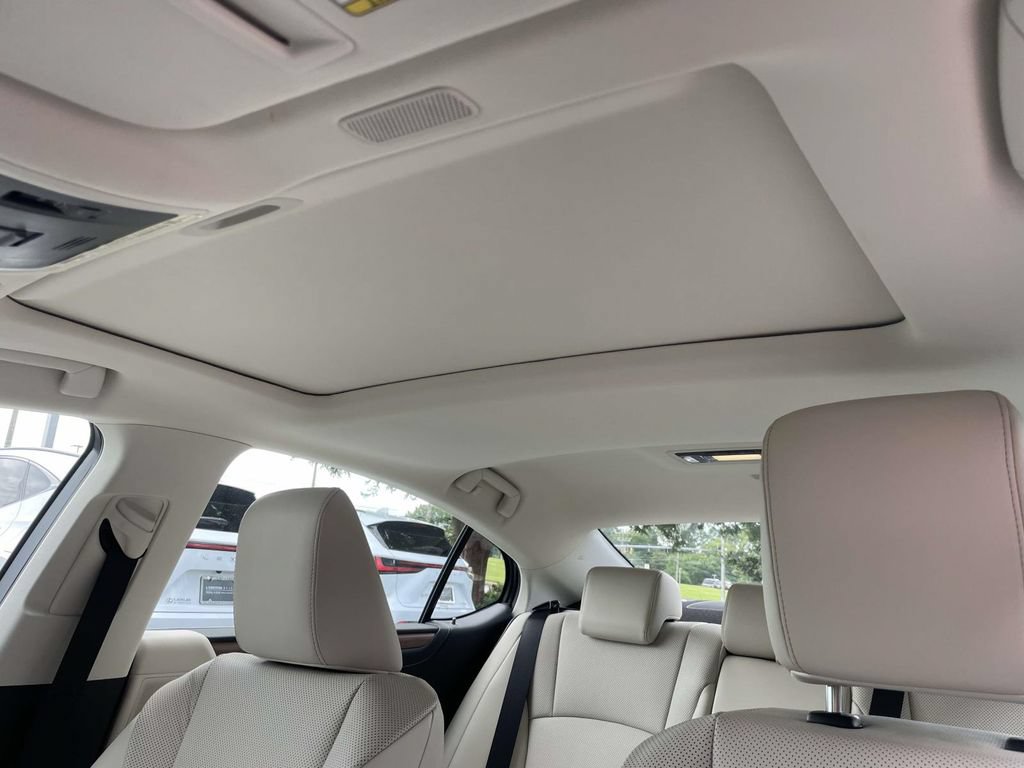 Used 2025 Lexus ES 350 w/ Premium Package FWD image 13