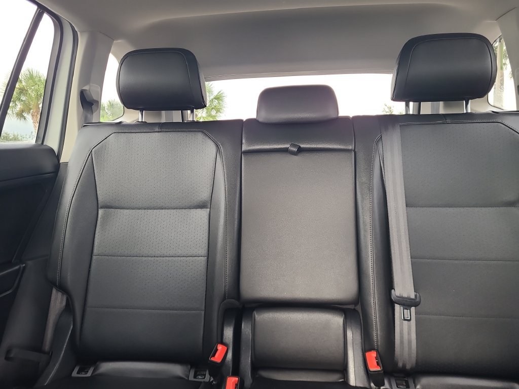 Used 2020 Volkswagen Tiguan SEL FWD image 13