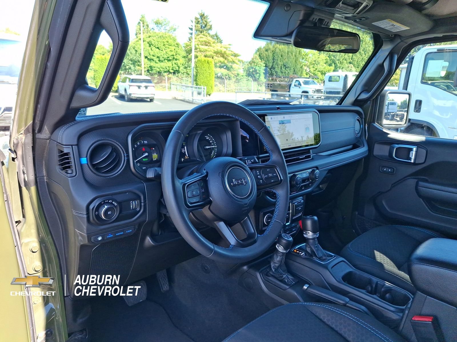 Used 2024 Jeep Wrangler Unlimited Rubicon 4xe AWD/4WD image 14