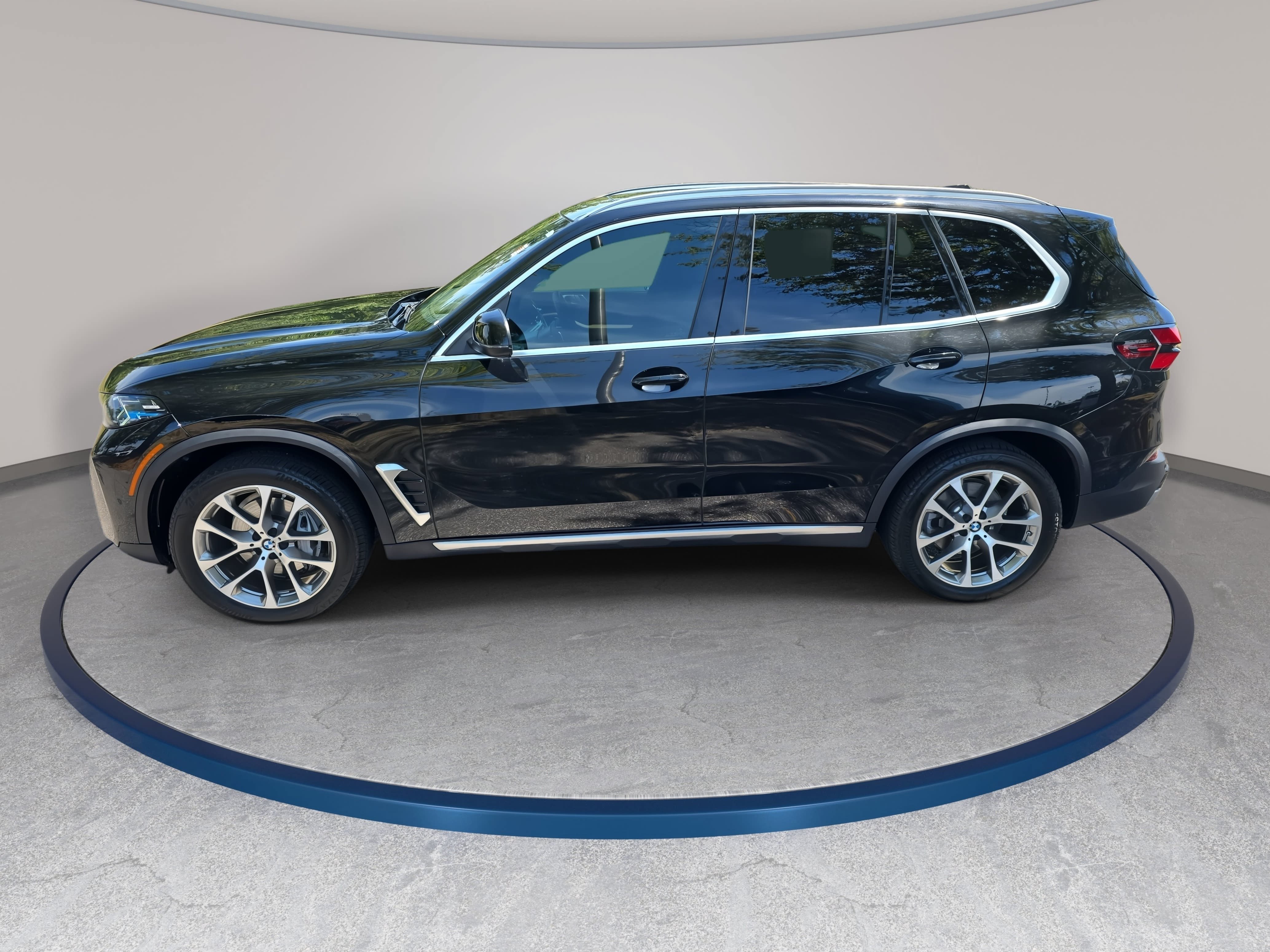 Used 2025 BMW X5 sDrive40i w/ Executive Package RWD image 8