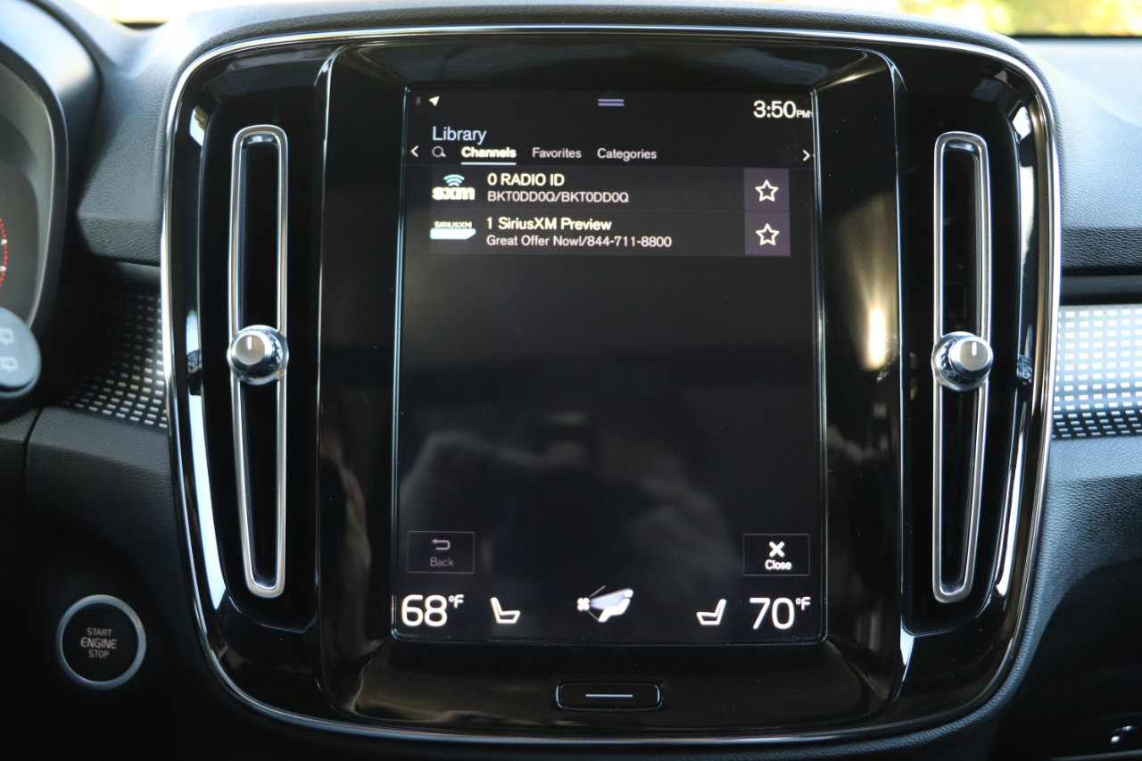 Used 2020 Volvo XC40 T5 R-Design image 23