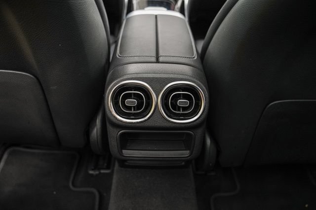 Used 2023 Mercedes-Benz GLC 300 image 41