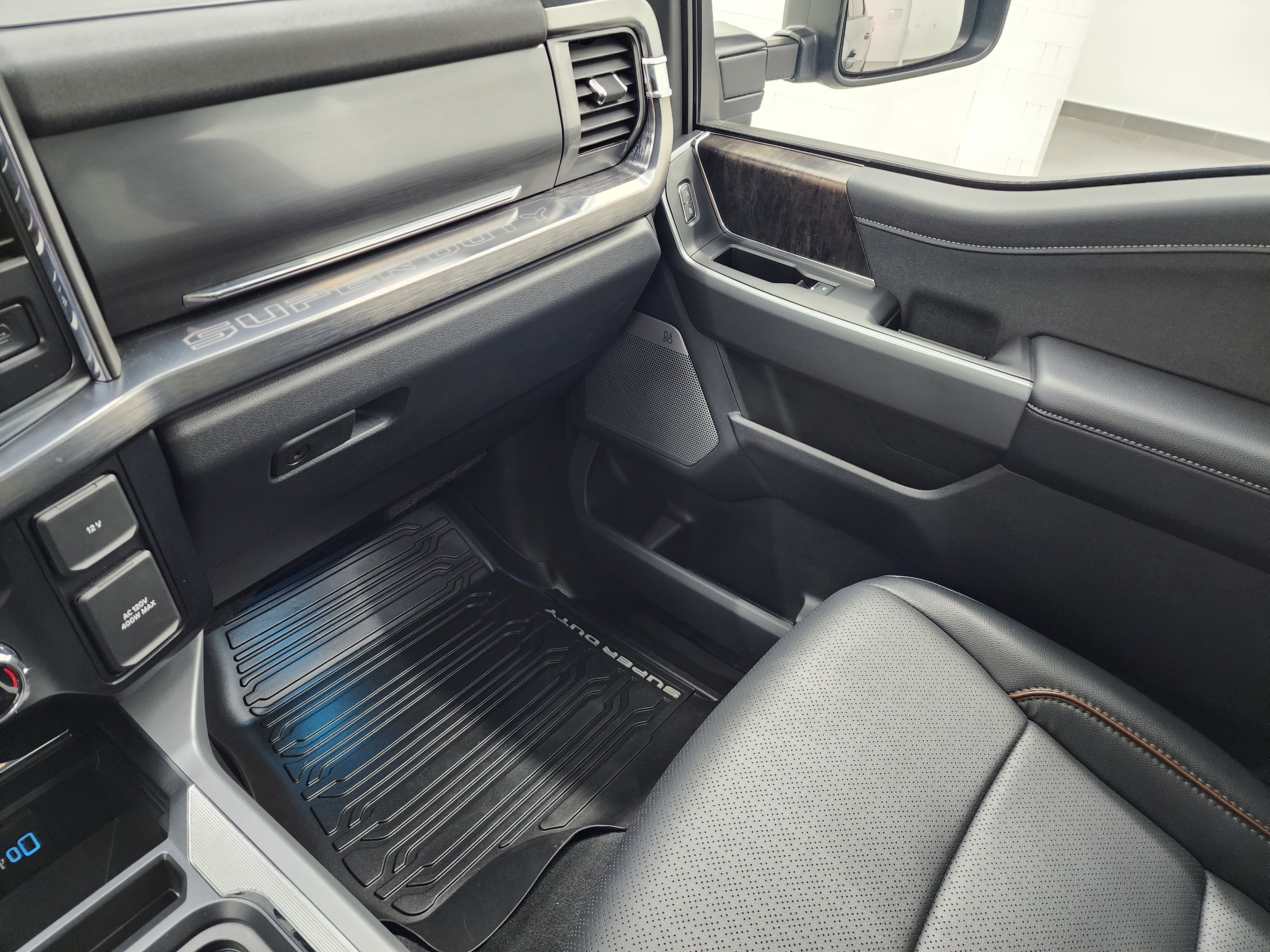 Used 2025 Ford F250 Lariat w/ Lariat Ultimate Package AWD/4WD image 12