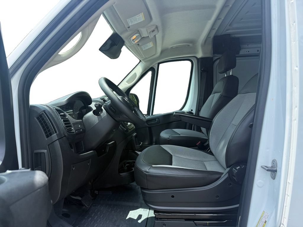 Used 2025 RAM ProMaster 2500 w/ Convenience Group FWD image 9