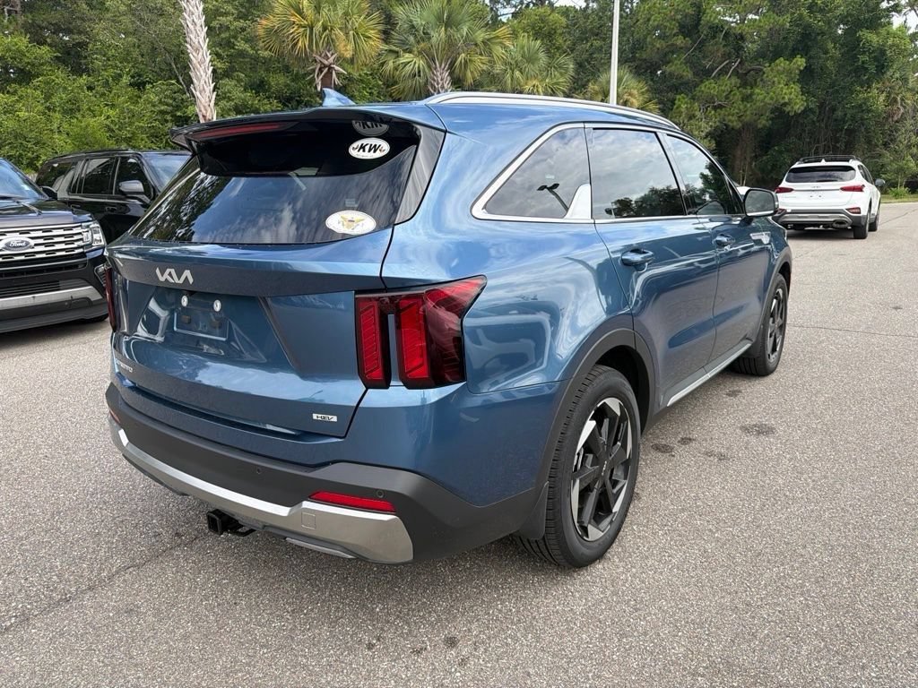 Certified 2025 Kia Sorento EX FWD image 6